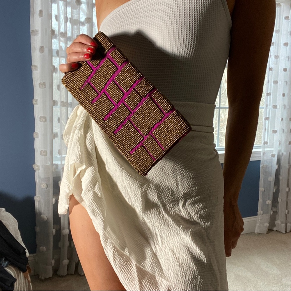 Beautiful fuchsia beaded clutch!
